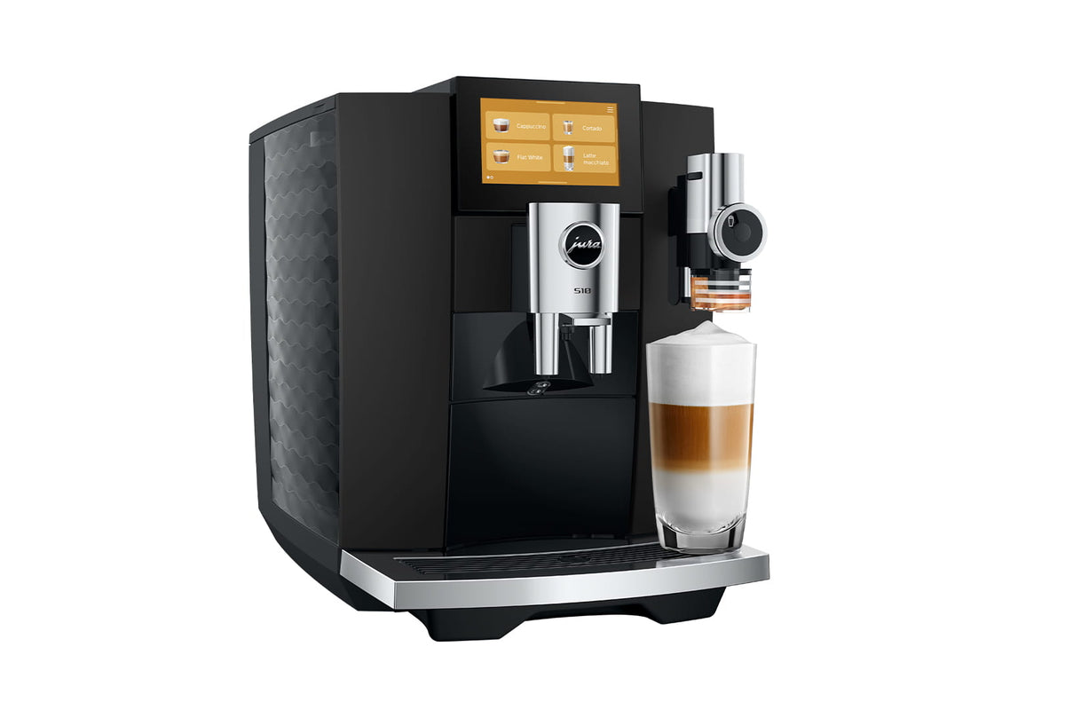 Jura S10 Obsidian Black trois quarts, latte macchiato